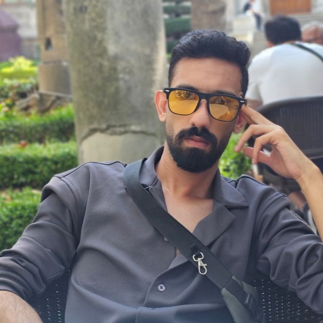 محراب کارگردوست